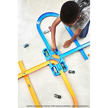 Hot Wheels Track Builder Deluxe Stunt Box Gift Set Ages 6 to 12. View a larger version of this product image.