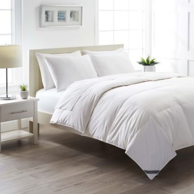 The Threadery&trade; Extra Warm Goose Down King Comforter. View a larger version of this product image.