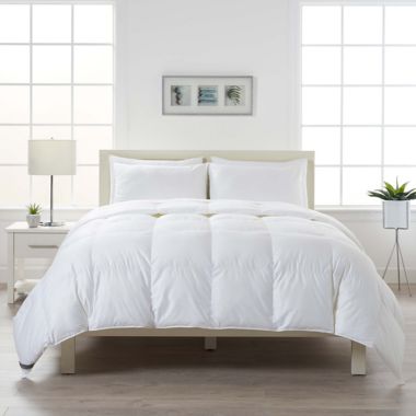 The Threadery&trade; Medium Warmth Down Alternative King Comforter. View a larger version of this product image.